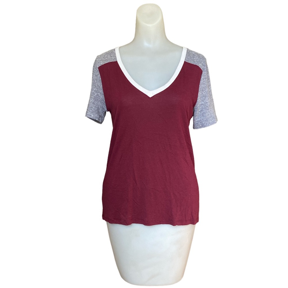 Full Tilt V-Neck Shirt Size Medium Trendy Baseball Sporty Athleisure